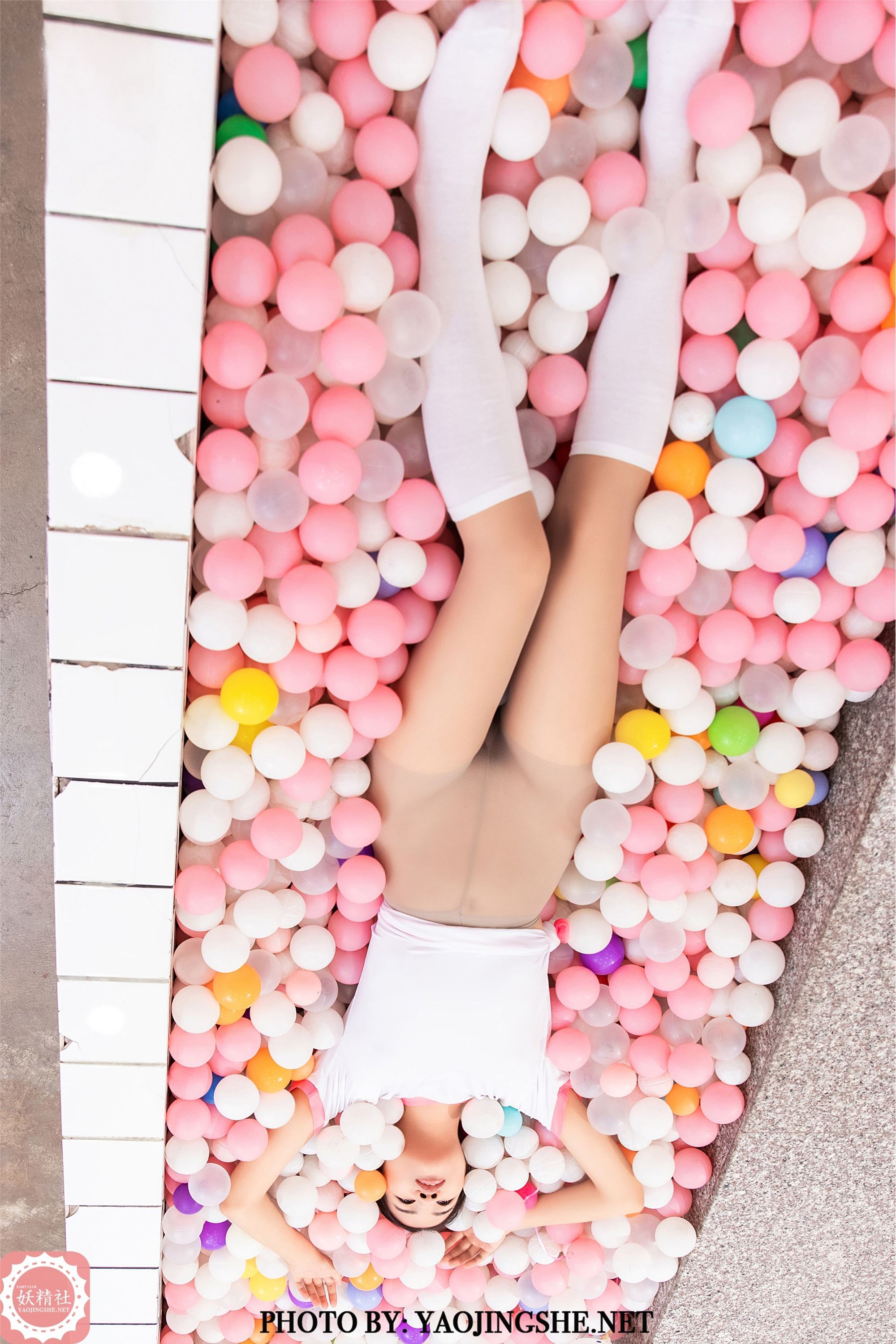 YaoJingShe 妖精社  V2007《珍珍-彩球浴室》